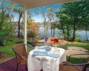 Blue Mountains Lakeside Bed And Breakfast - Sydneys Hotel 5