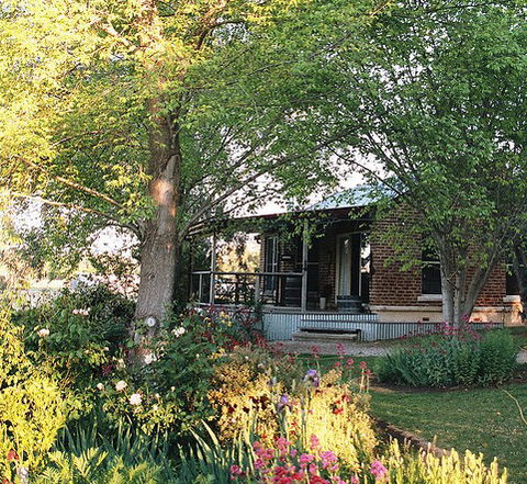 Amazing Country Escapes - Evanslea By The River - Sydneys Hotel 0