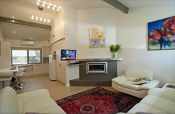 A Colourcity Apartments - Sydneys Hotel 1