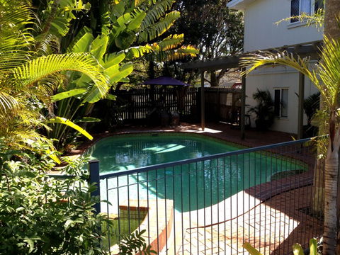 Coconut Palms On The Bay - Sydneys Hotel 3