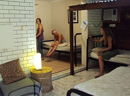 Woolshed Backpackers - Sydneys Hotel 1