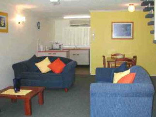Bayshores Holiday Apartments - Sydneys Hotel 3