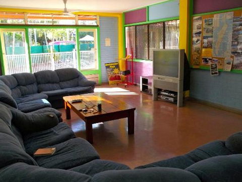 Fraser Roving Backpacker Resort - Sydneys Hotel 1