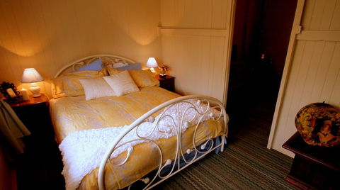 Applegrove Farm - Sydneys Hotel 3