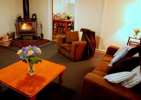 Applegrove Farm - Sydneys Hotel 4