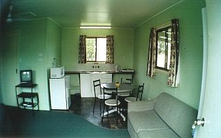 Country Style Accommodation Park - Sydneys Hotel 0