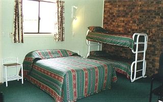 Country Style Accommodation Park - Sydneys Hotel 1