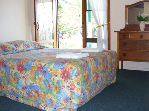 Bonaways - Sydneys Hotel 1