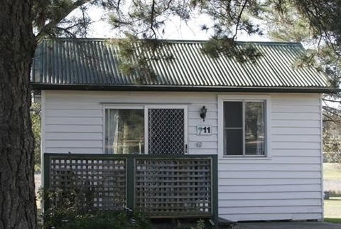 Kahlers Oasis Caravan Park - Sydneys Hotel 0