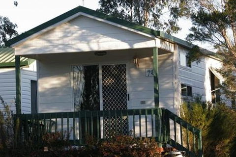 Kahlers Oasis Caravan Park - Sydneys Hotel 4