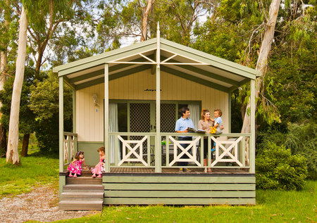 Crystal Brook Tourist Park - Sydneys Hotel 1
