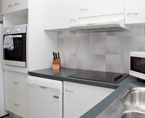 Ambassador Apartments Holiday Units - Sydneys Hotel 2