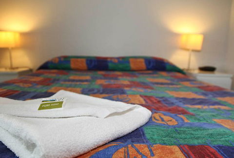 Ambassador Apartments Holiday Units - Sydneys Hotel 3