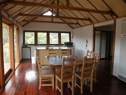 Ulaveo - Sydneys Hotel 3