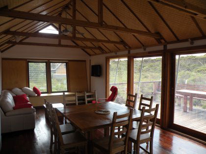 Ulaveo - Sydneys Hotel 4