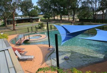 Valley Vineyard Tourist Park - Sydneys Hotel 0