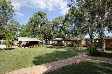Valley Vineyard Tourist Park - Sydneys Hotel 3