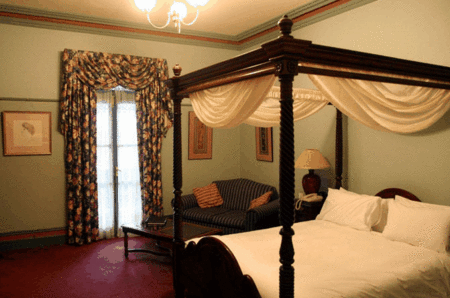 The Yarra Glen Grand Hotel - Sydneys Hotel