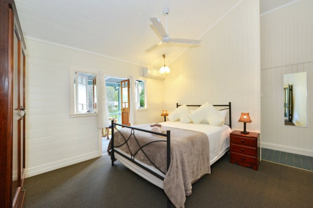 Stratford QLD Sydneys Hotel
