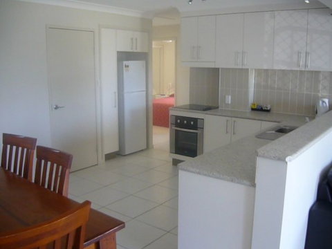 L'Amor Holiday Apartments - Sydneys Hotel 3