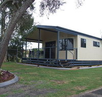 Happy Wanderer Village Caravan Park - Sydneys Hotel