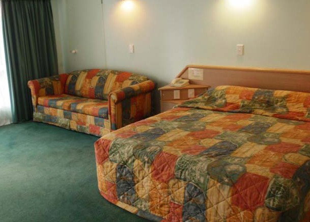Runaway Bay QLD Sydneys Hotel