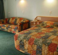 Runaway Bay Motor Inn - Sydneys Hotel