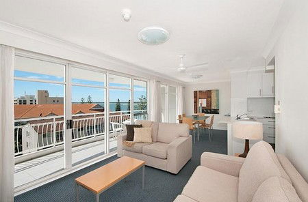 Atrium Resort - Sydneys Hotel 2