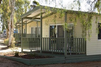 Port Augusta Big 4 Holiday Park - Sydneys Hotel 2