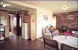 Del Costa Holiday Villas - Sydneys Hotel 2