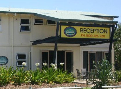 Fraser Island Beach Houses - Sydneys Hotel 1