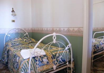 Historic Hydro Motor Inn - Sydneys Hotel 5