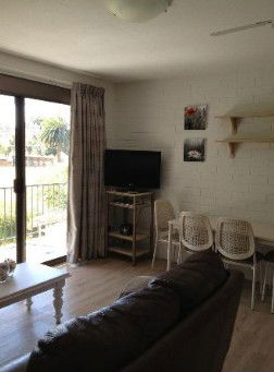 Aquarius Holiday Apartments - Sydneys Hotel 2