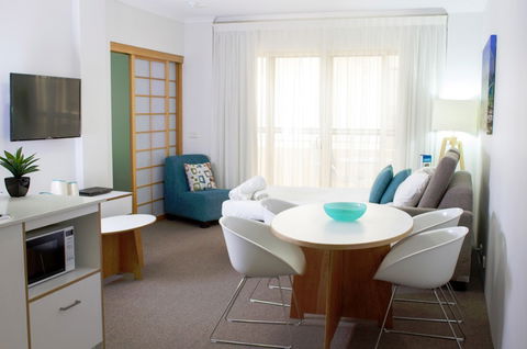 Ramada Resort Shoal Bay - Sydneys Hotel 4
