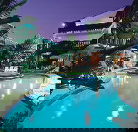 West Beach Lagoon - Sydneys Hotel