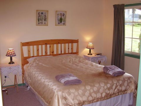 Neerim Country Cottages - Sydneys Hotel 0