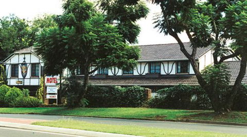 A Tudor Lodge Motel - Sydneys Hotel 0