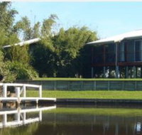 Coast And Country Cabins - Sydneys Hotel