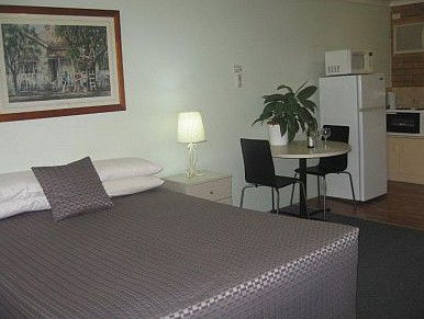 Paramount Motel And Serviced Apartments - Sydneys Hotel 4