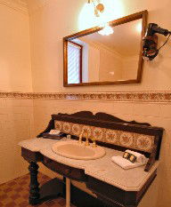 Victoria House Motor Inn - Sydneys Hotel 1