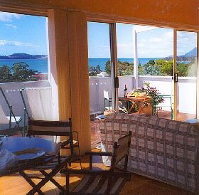 A Seachange - Sydneys Hotel 0