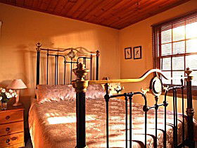 Wagners Cottages - Sydneys Hotel 0