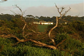 Black Rock Retreat - Sydneys Hotel 0