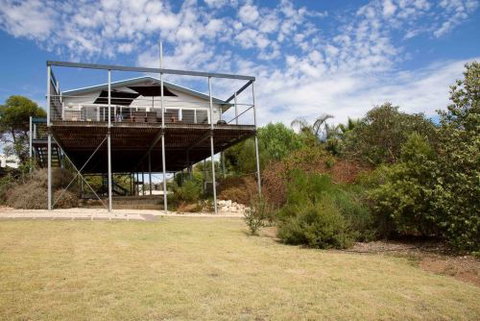 Coral Sands Luxury Beach House - Sydneys Hotel 7
