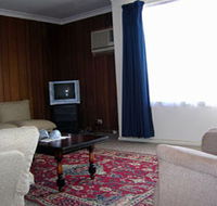 Black Opal Holiday Units - Sydneys Hotel