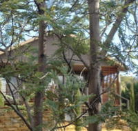 Blue Cliffs Retreat - Sydneys Hotel