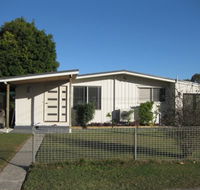 Our Holiday House - Sydneys Hotel