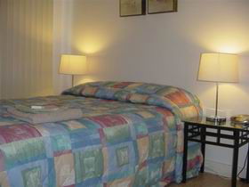 Adelaide Home Accommodation Number 22 - Sydneys Hotel 0