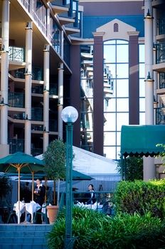 Amora Riverwalk Melbourne - Sydneys Hotel 14
