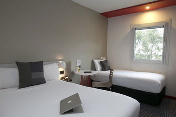 Ibis Sydney Airport - Sydneys Hotel 8